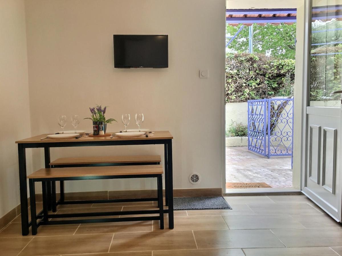 Bleu Lavande - Coquet Appartement Ambiance Village Istres Esterno foto