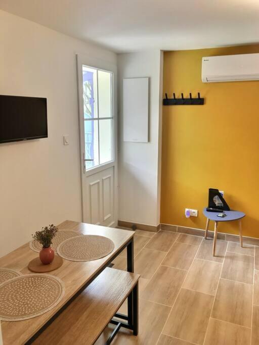Bleu Lavande - Coquet Appartement Ambiance Village Istres Esterno foto