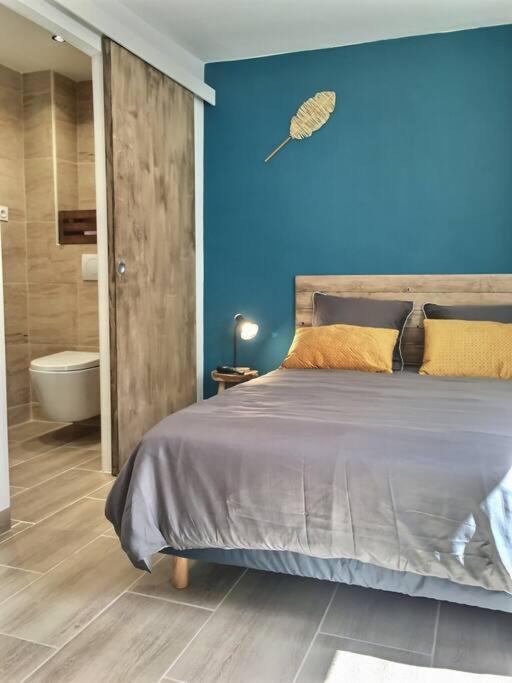 Bleu Lavande - Coquet Appartement Ambiance Village Istres Esterno foto